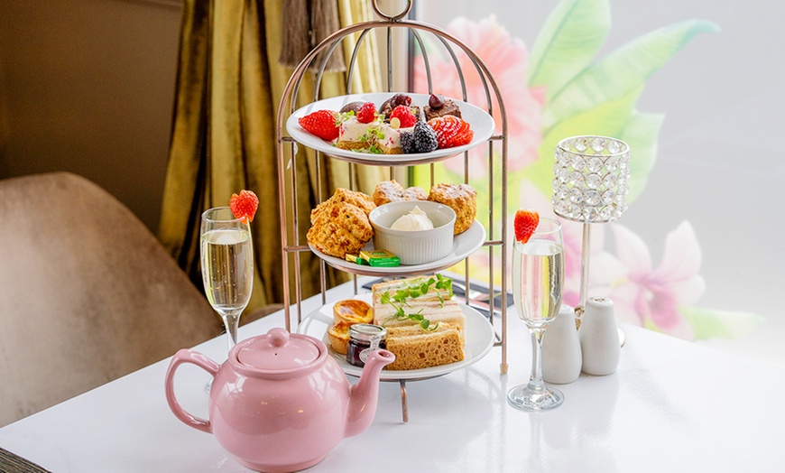 Image 3: Afternoon Tea w/ Prosecco & Full Spa Amenities at Parkmore Hotel & Spa