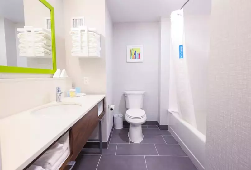 Modern comfort with breakfast and easy coastal access