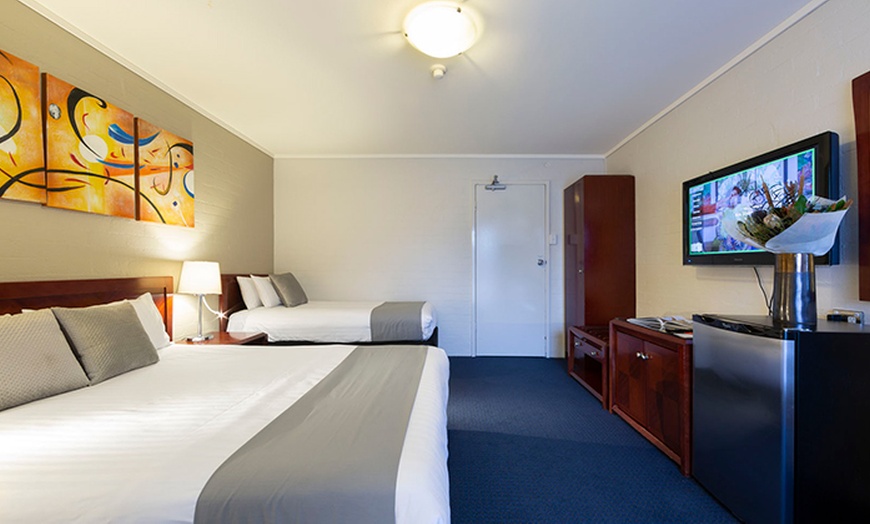 Image 3: Sip, Stay & Unwind: Canberra Getaway at Ibis Styles