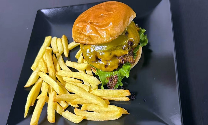 Image 8: Menú para 2 con entrantes, entrecot y postres