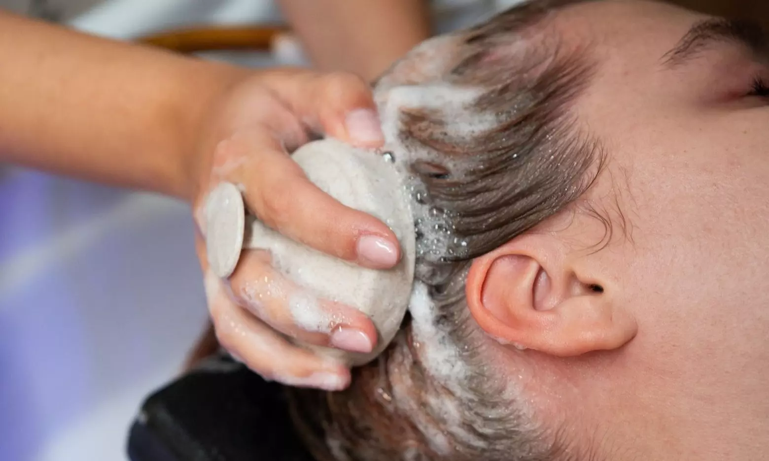 Rytuały HeadSpa dla kobiet i mężczyzn: głębokie oczyszczanie i więcej