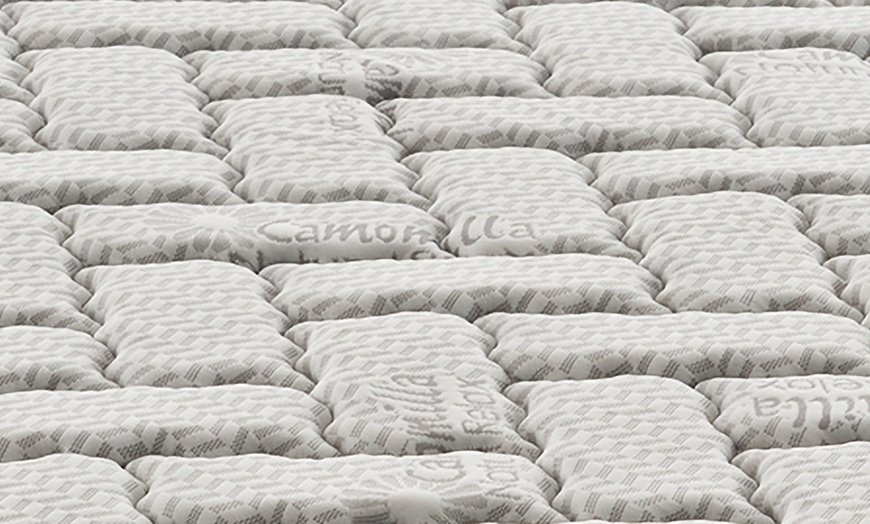 Image 3: Sobrecolchón de espuma de memoria con tejido de manzanilla