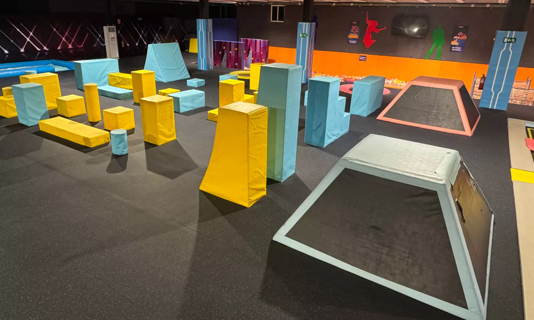 1 hora de saltos en parque de colchonetas World Jump para 1 persona