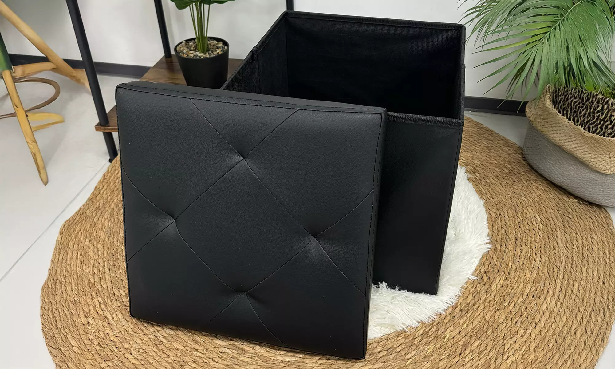 Puf cuadrado en ecopiel con almacenamiento