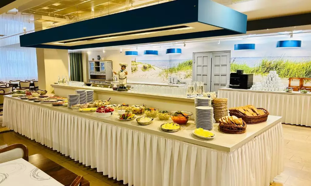 Świnoujście: pokój dla 2 lub 3 osób z wyżywieniem HB i basenem