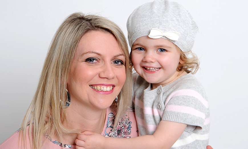 Image 5: Mother and Daughter Photoshoot