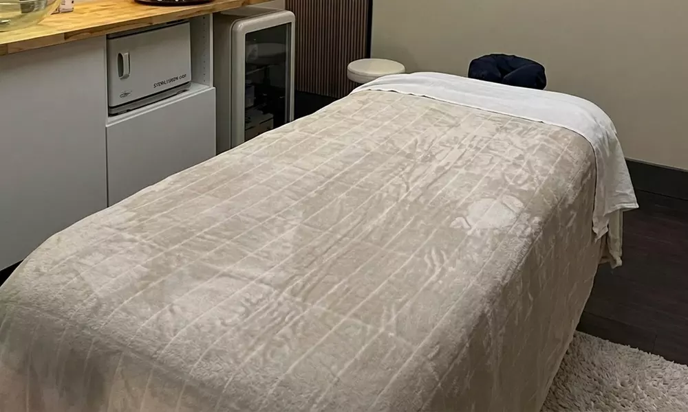 Prenatal Relaxation Massage with Aromatherapy & Scalp Massage Options