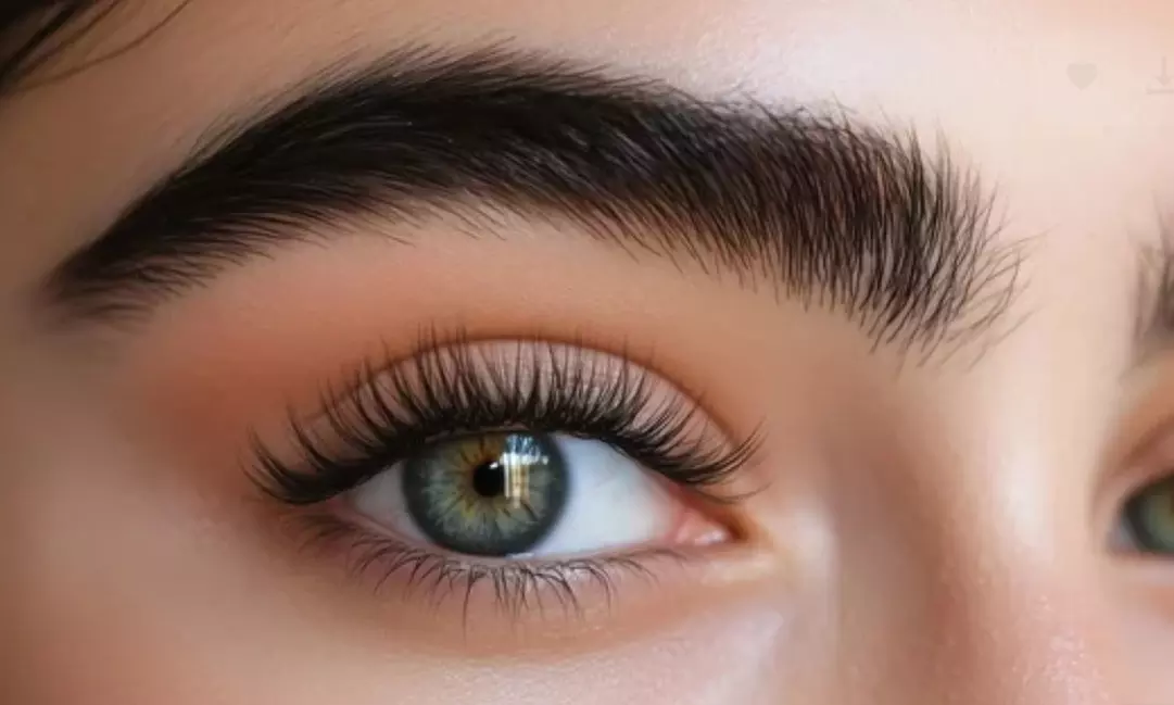 Get One Full Set of Classic, Hybrid, or Volume Eyelash Extensions