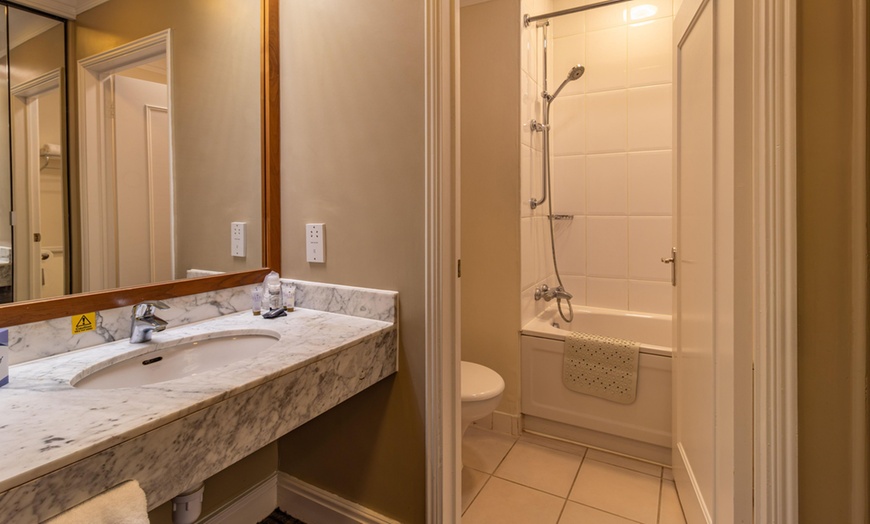 Image 12: 4* Birmingham: Standard Double or Twin Room Stay with Breakfast & More