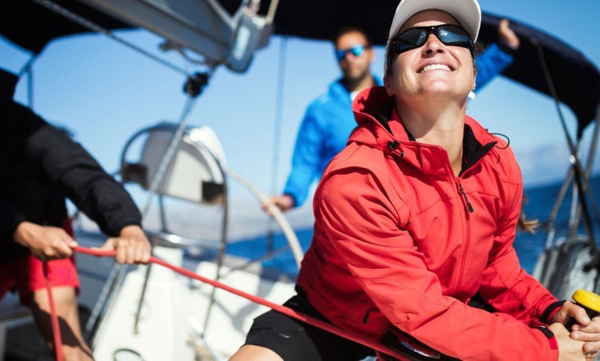 Image 2: Taller de navegación a vela por Barcelona para 1 o 2 personas