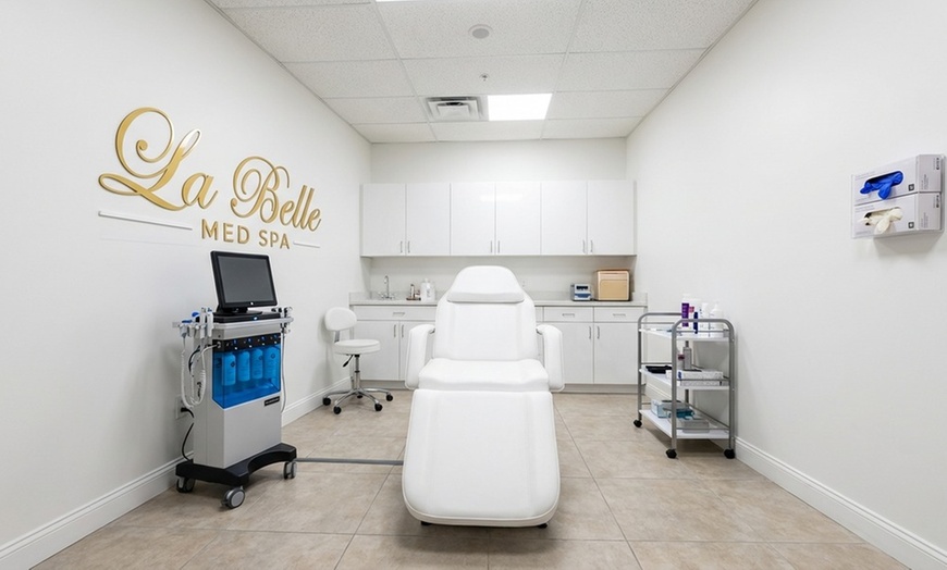Image 3: Botox Injections with 20 to 100 Units for Facial Rejuvenation