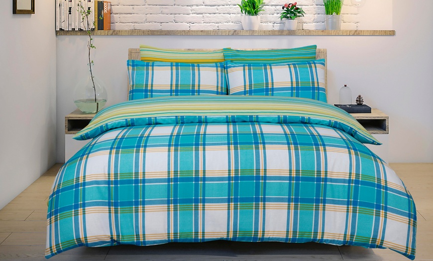 Image 19: Check Reversible Duvet Set 
