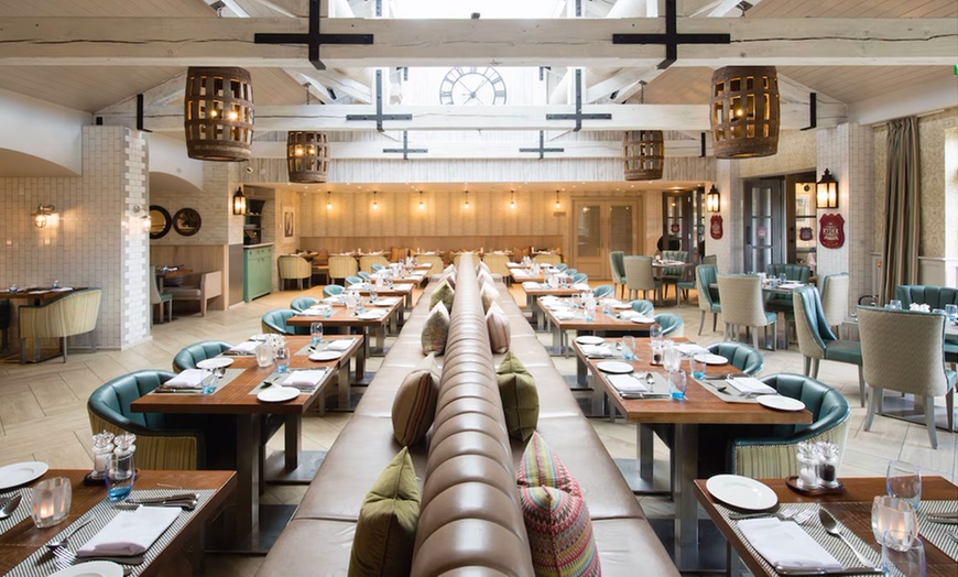 Image 5: North Warwickshire: 4* Stay with Breakfast and 3-Course Buffet Dinner