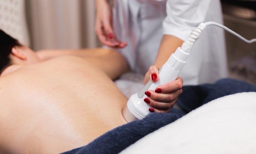 Image 7: 2 o 4 sesiones de maderoterapia y radiofrecuencia para 1 persona