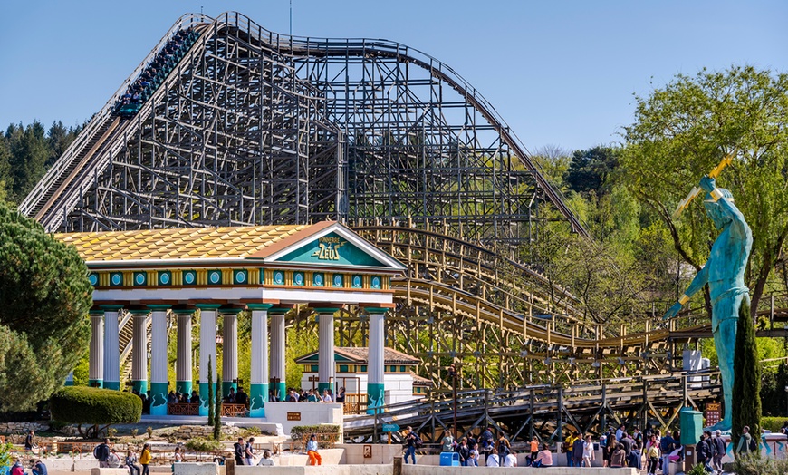 Image 2: Venez passer une journée fantastix au Parc Astérix