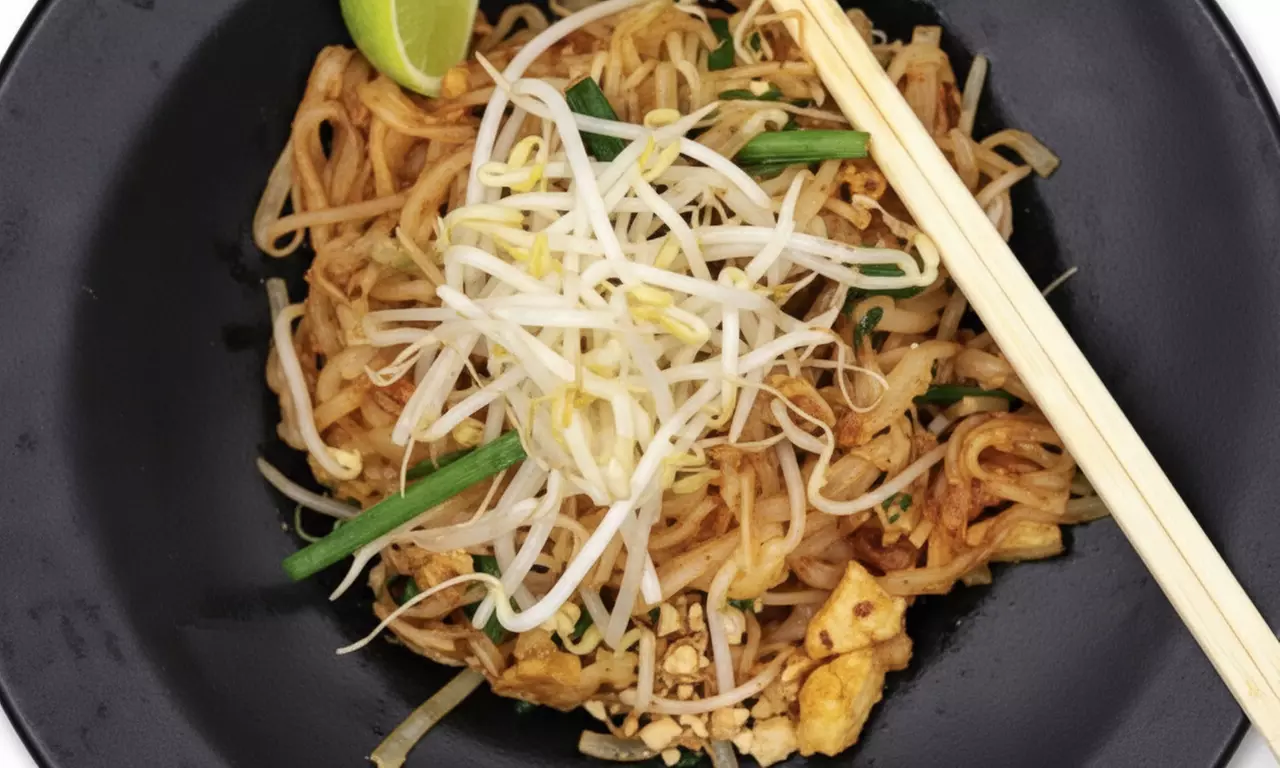 Get Cocktail & Tapas for Two, Four, or Six: Perfect Night Out!