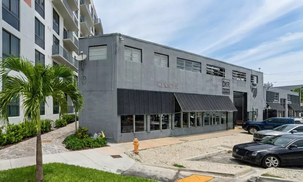 Family Thrills with an Hour Jet Skis Rental for 1, 2, or 4 People