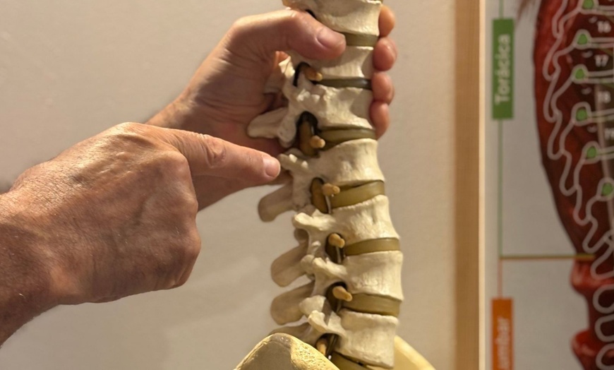 Image 7: Examen postural y ajuste quiropráctico con termografía
