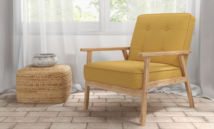 Image 27: Sillón con acolchado suave o de rizo y patas de madera, de Doosense