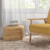 Image 27: Sillón con acolchado suave o de rizo y patas de madera, de Doosense