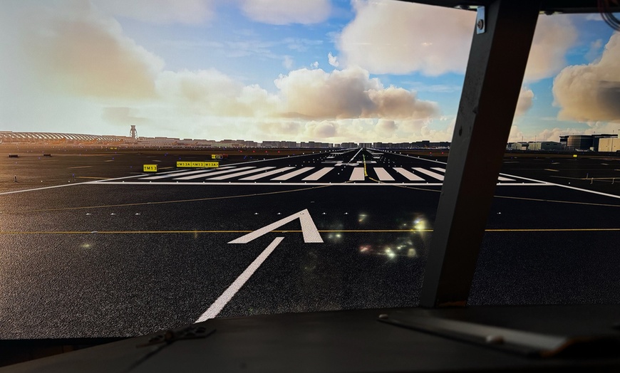 Image 6: Explore with a 60 or 90-minute 737 Boeing Flight Simulator Experience