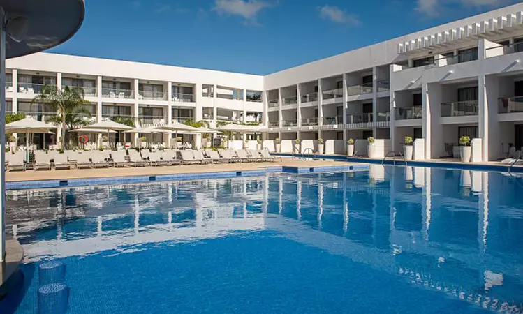 ✈ 3 or 5-Night Platinum Yucatán Princess Vacation with Air