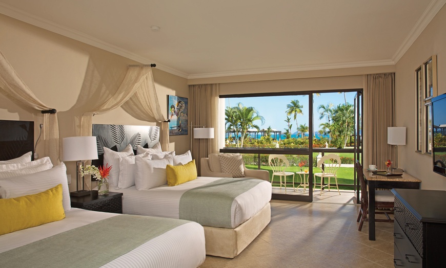 Image 3: ✈ 5-Night Part All-Inclusive Panama Vacation w/ Air from Travel by Jen