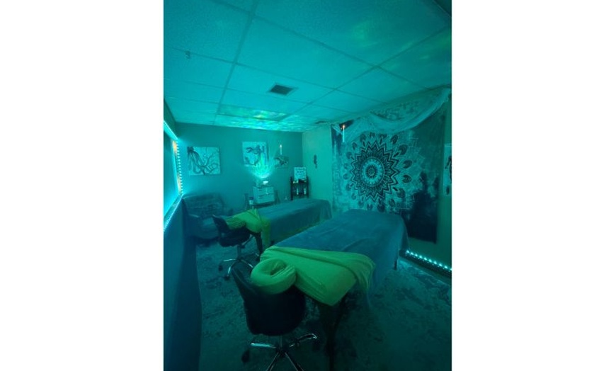 Image 2: 60 or 90 Min Full Body Massage (Choice of Deep Tissue, Swedish, Thai)