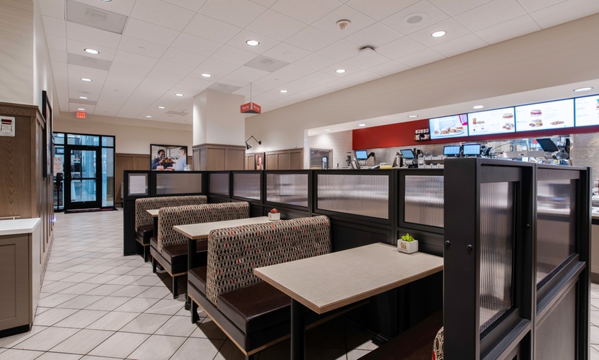 Image 16: Member-Only Deal: Steps from shopping, dining, & Orlando theme parks