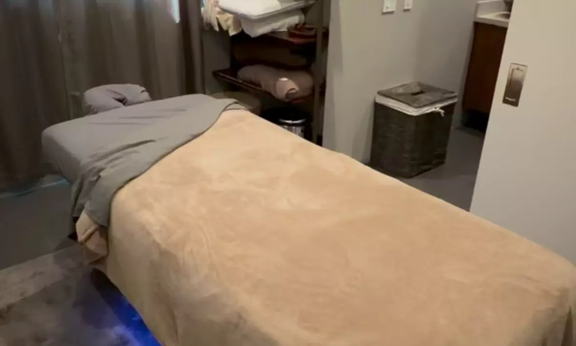 60 or 90-Min Massage- Choice of: Deep Tissue, Swedish / Sports Massage