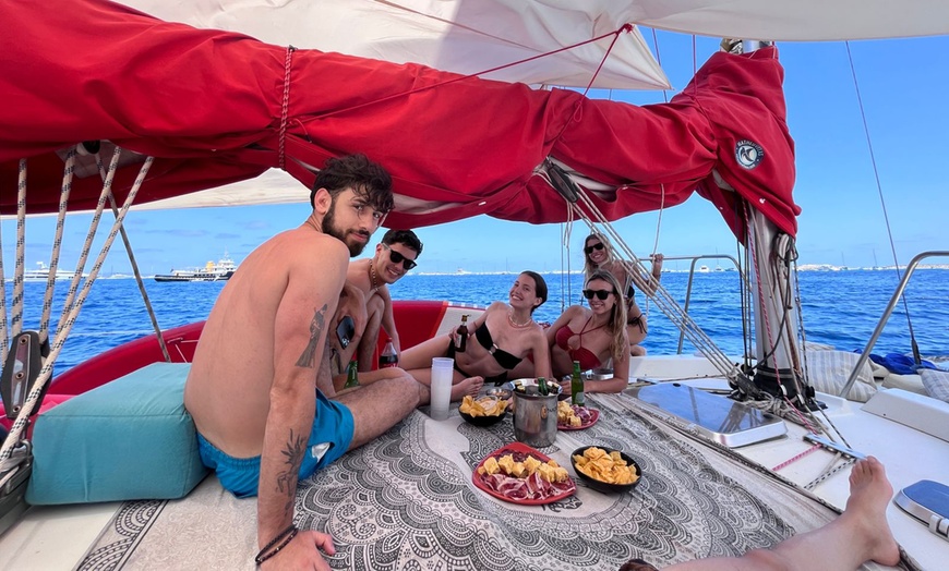 Image 6: Paseo en barco privado por la costa de Barcelona