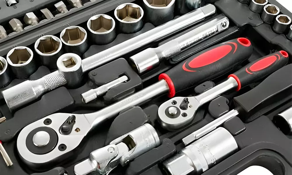 Maletín de herramientas de 108 piezas con llaves de vaso y carraca