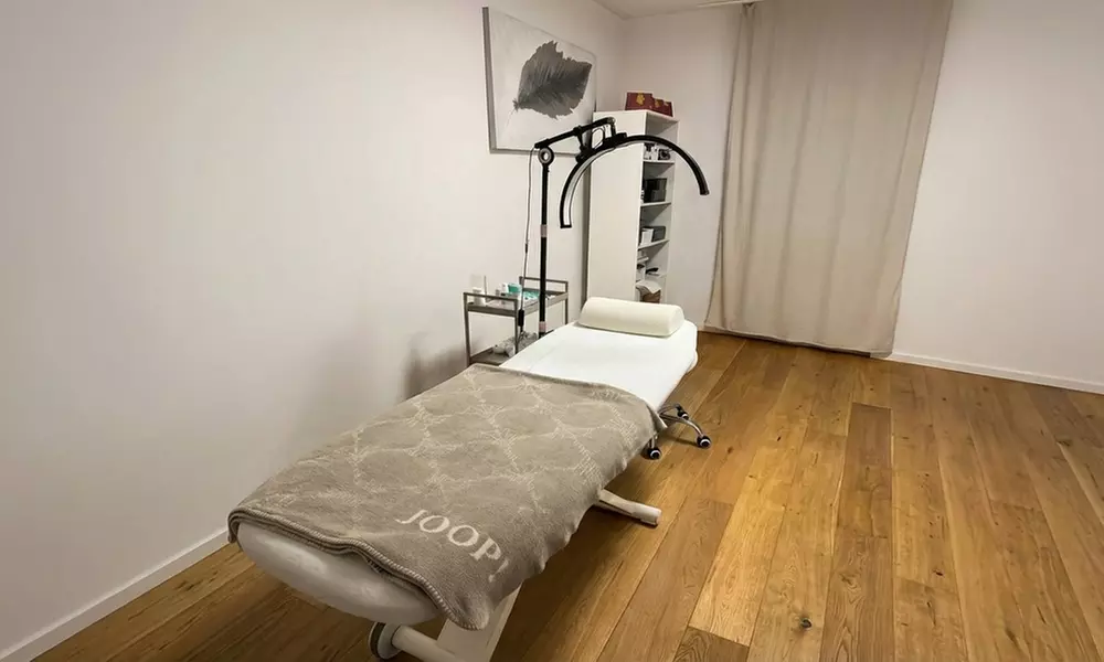 Augenbrauen- und/oder Wimpern-Lifting inkl. Färben und Pflege