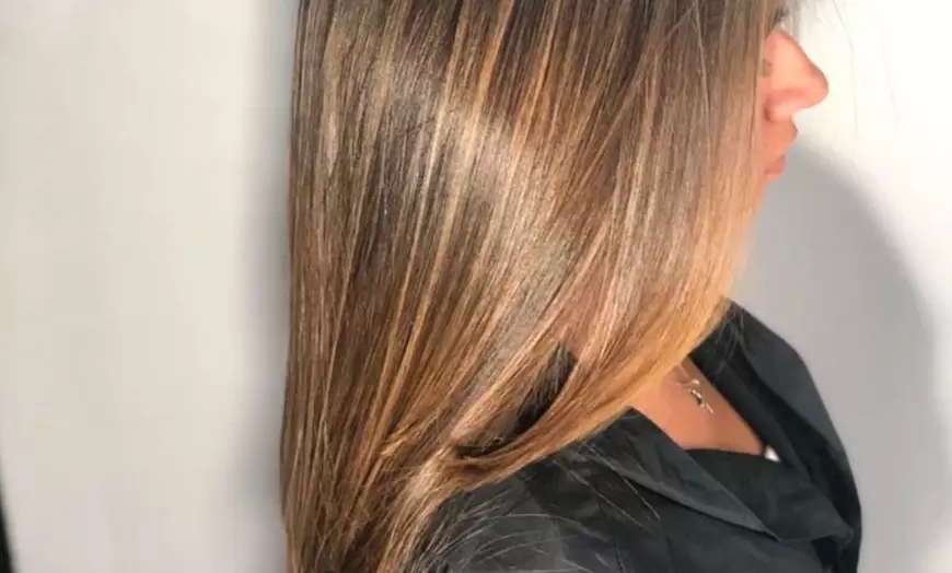Image 13: Sesión de peluquería con masaje, corte y tratamientos extra a elegir