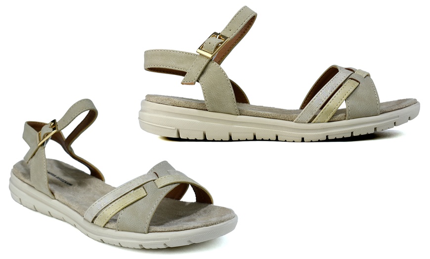 Image 2: Women's Lightweight Leather Summer Sandals