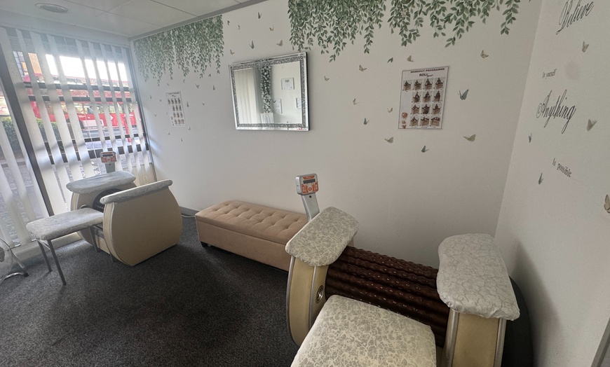 Image 4: One or Three 60-Min Lymphatic Drainage Roll Shaper Massages