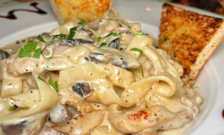 Image 4: Savor and Enjoy Starters, regular Mains, Naan/Rice, Drinks for Up to 4