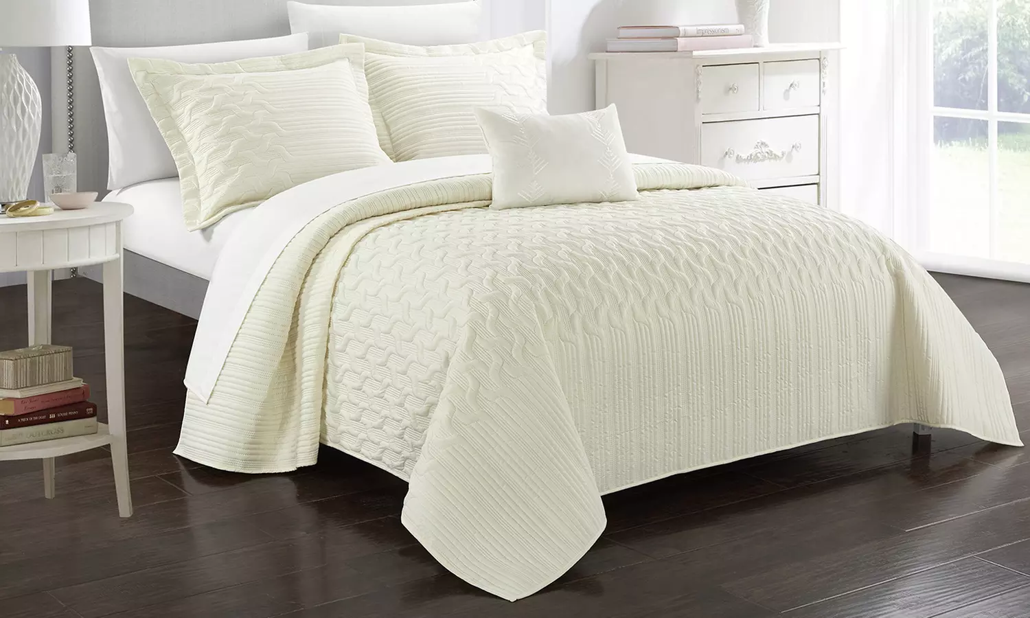 Chic Home Shaly Interlaced Design Quilt Set (3- or 4-Piece) - Second Medium