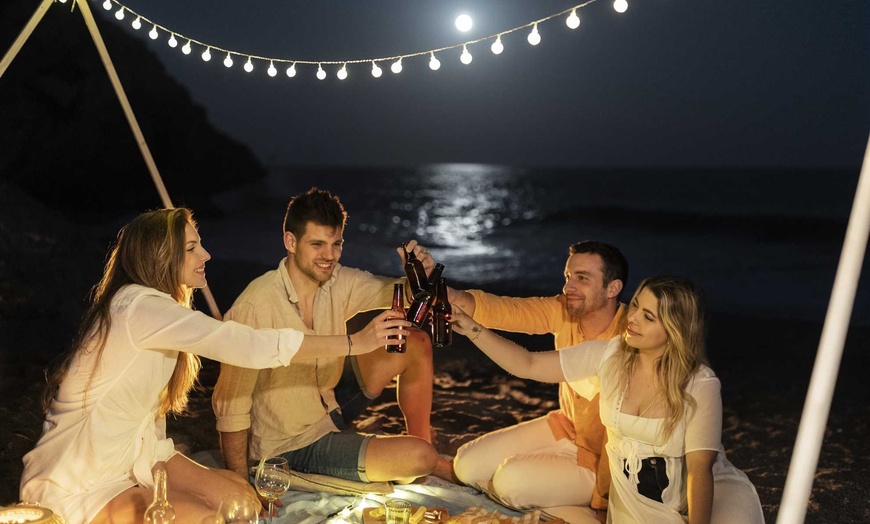 Image 5: Crucero en catamarán con cena y copa de cava para adulto o niño
