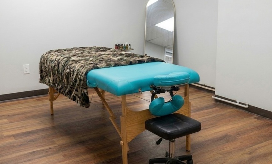 Image 2: Unwind with Relaxation Massage Sessions for Deep Stress Relief