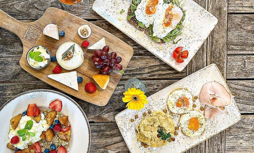 Image 8: Gestärkt in den  Tag starten – Frühstücksplatte für 2 oder 4 Personen