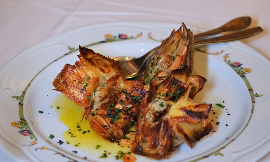 Image 19: Menú degustación con aperitivo, entrantes, principal y postre