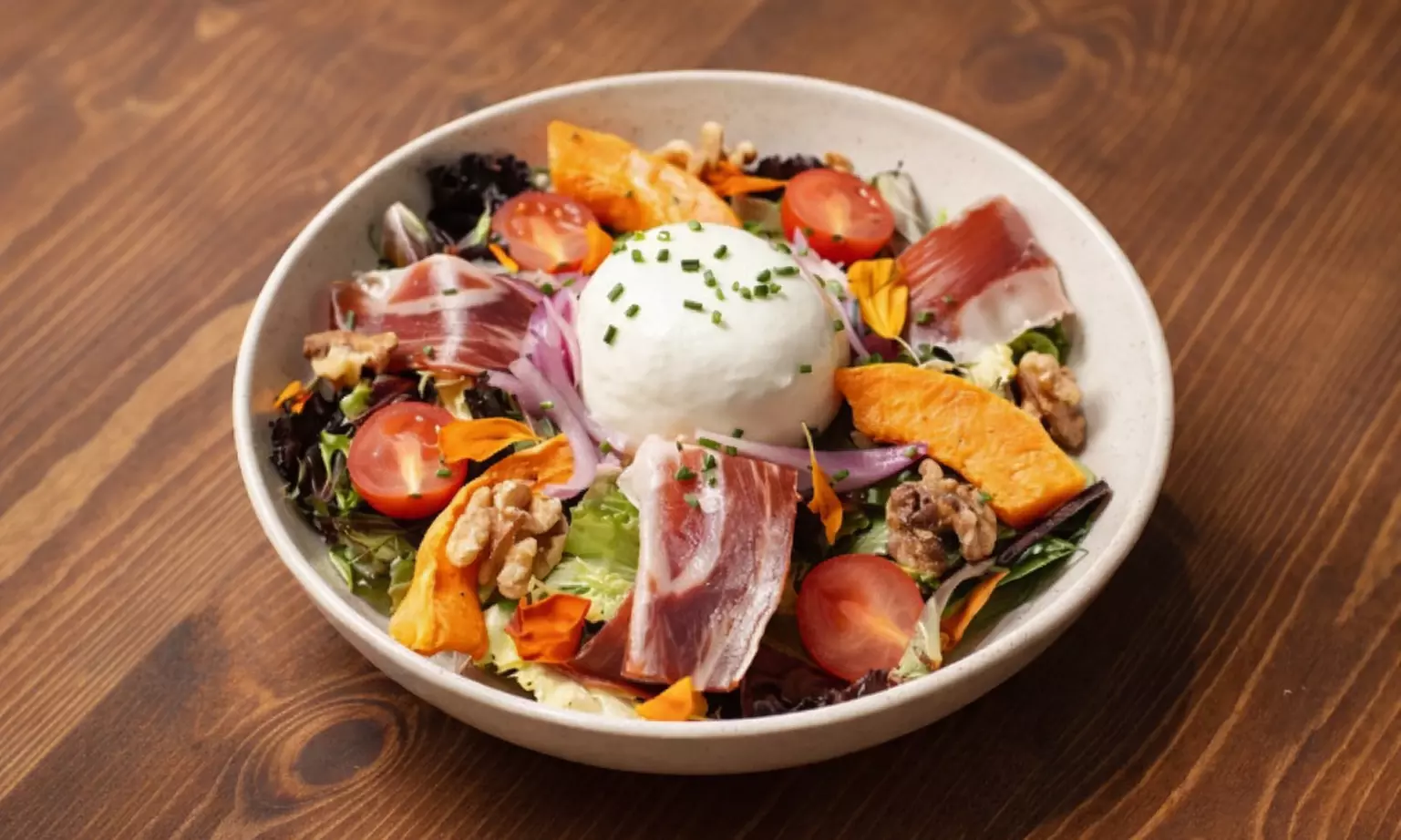 Menú para 2 o 4 con entrante, principal, bebida y opción a postre