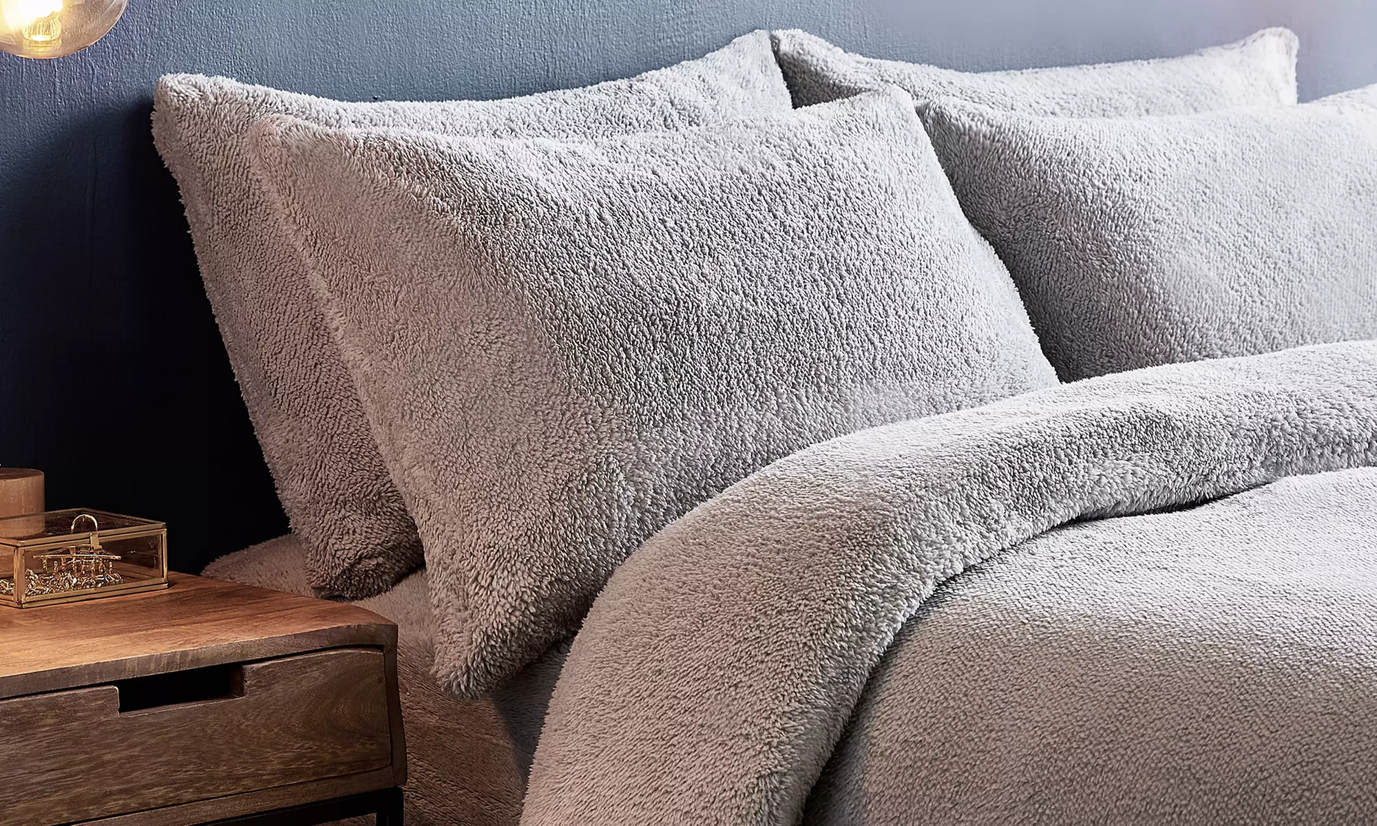 Silentnight Cosy Teddy Fleece Bedding - Primary Image