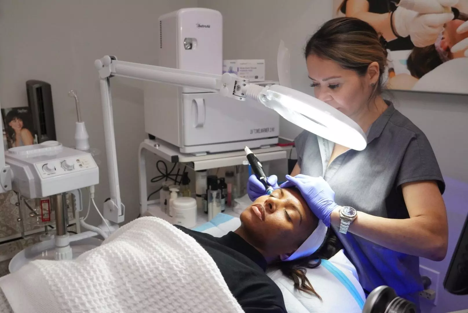 HydraFacial at 4Ever Young Stuart