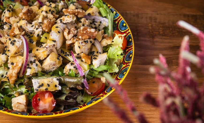 Image 6: Menú mediterráneo para 2 con 6 platos a elegir en el corazón de Gràcia