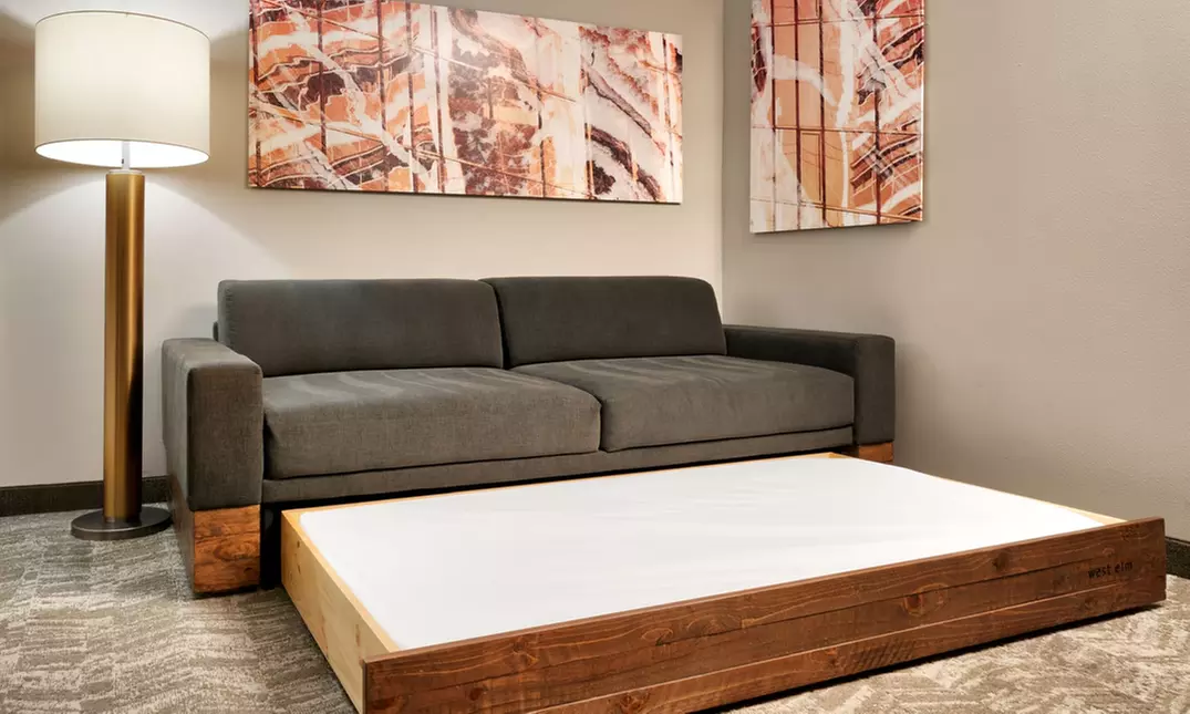 Hotel Stay w/ Rooftop Pool & Breakfast. Minutes From The Strip