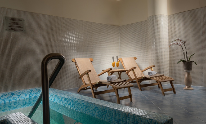 Image 9: Karlsbad: Superior-Doppelzimmer mit Frühstück oder Halbpension