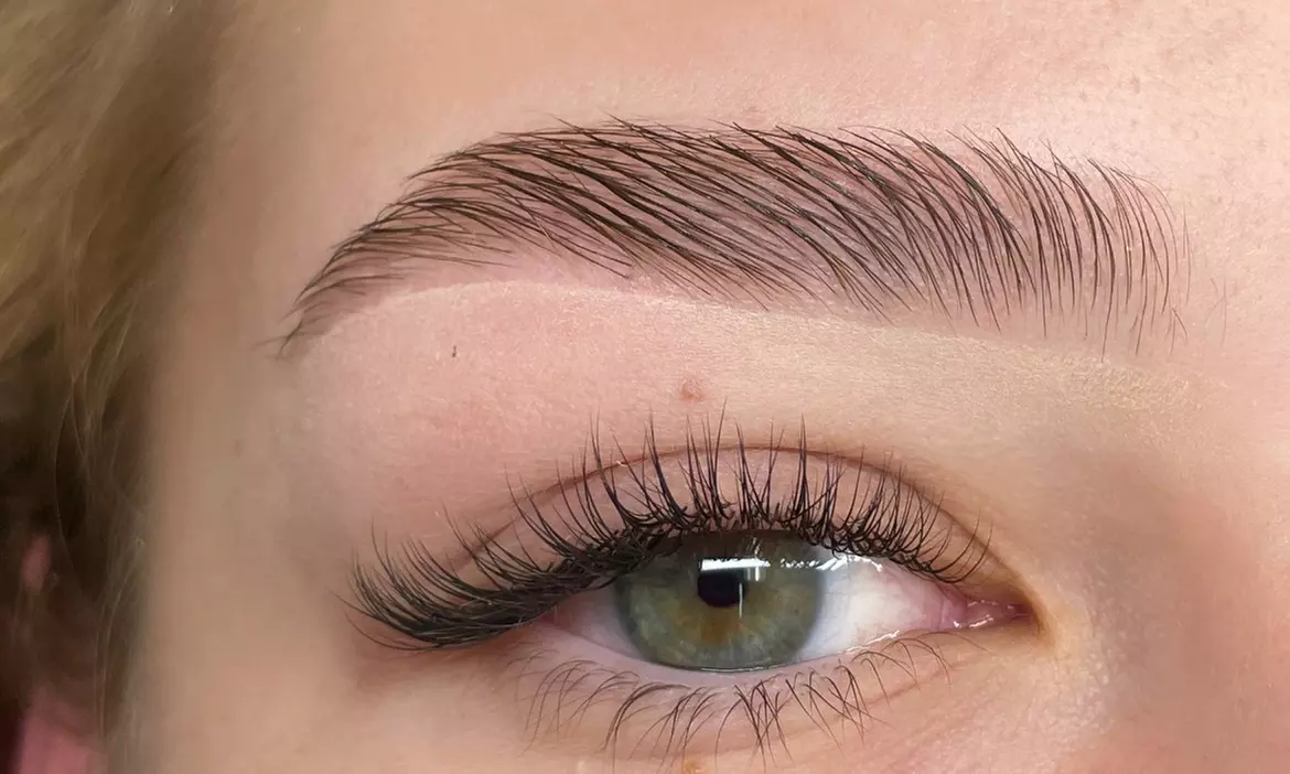 Enhance Your Eyes: Full Set of Eyelash Extensions w/ Free Brow Shaping