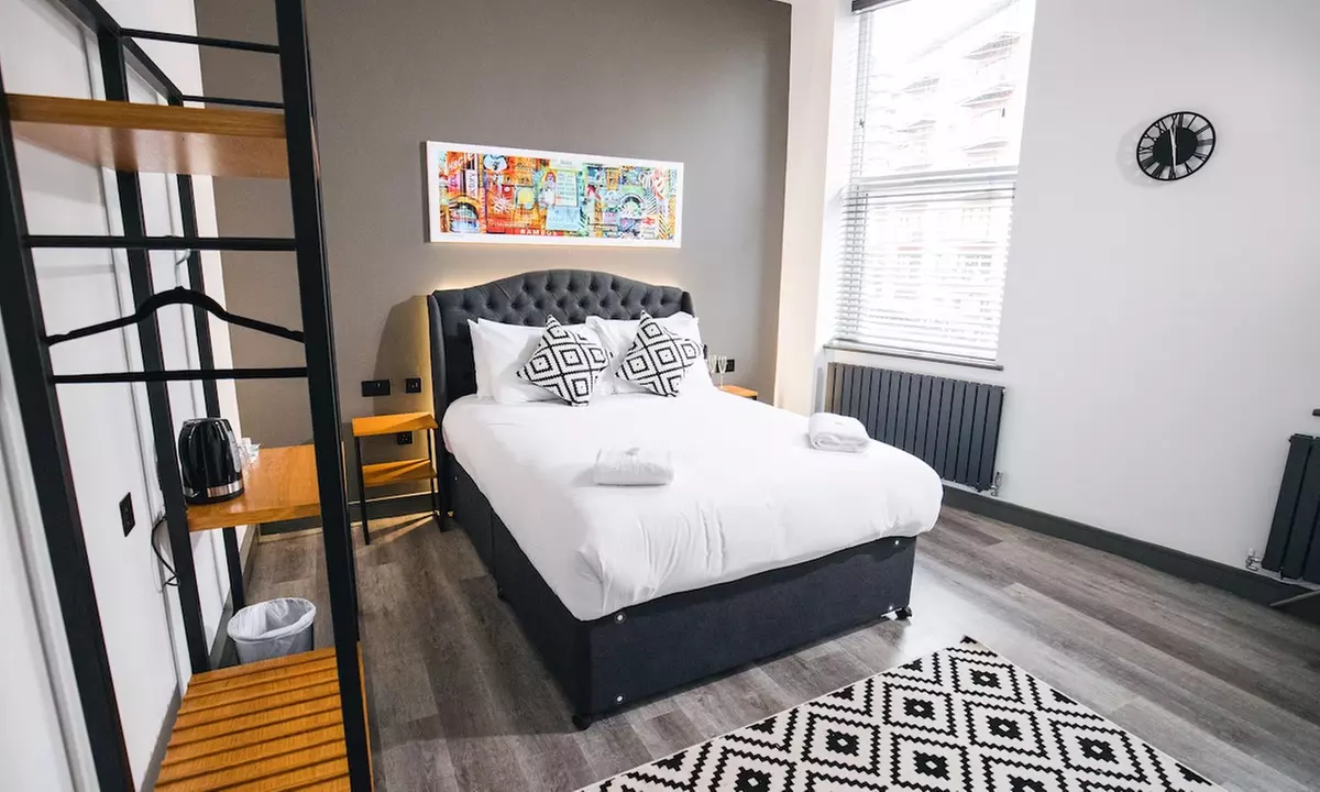 Manchester: One Night w/Breakfast, Optional Bottle of  Prosecco&Dinner